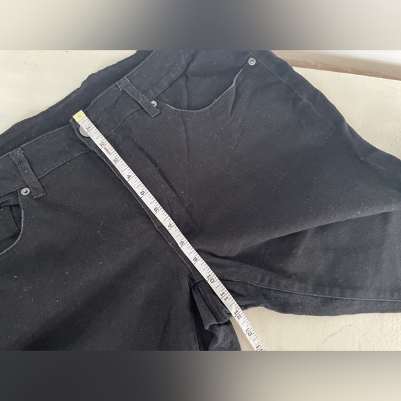 4/25 Black Time & Tru Cuffed Jean Capris - Picture 5 of 7